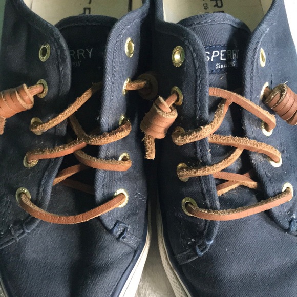 NAVY BLUE SPERRY’S - Picture 3 of 10